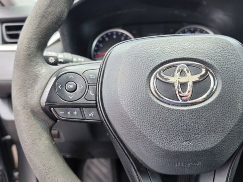 Used 2020 Toyota RAV4 XLE FWD image 20