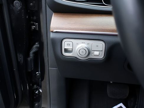 Used 2025 Mercedes-Benz GLE 350 4MATIC image 37