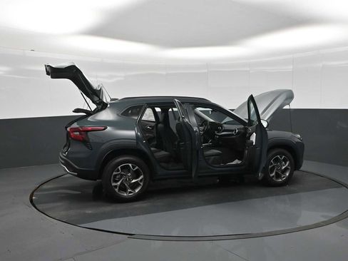 New 2026 Chevrolet Trax LT w/ Driver Confidence Package FWD image 28