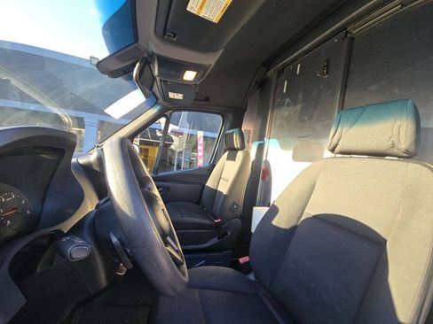 Used 2019 Mercedes-Benz Sprinter 144 image 8