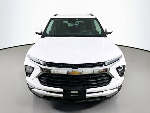 Used 2025 Chevrolet TrailBlazer LT AWD/4WD image 2