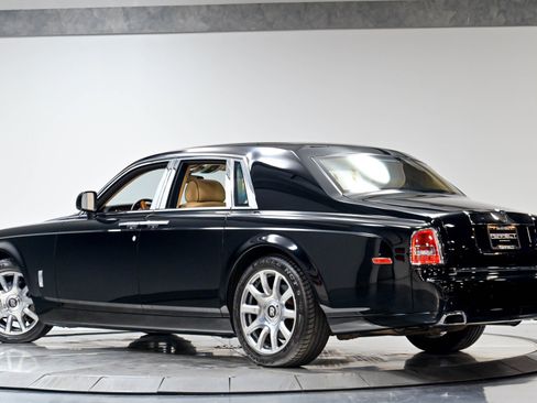 Used 2013 Rolls-Royce Phantom Sedan RWD image 71