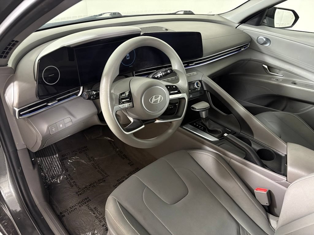 Used 2024 Hyundai Elantra SEL FWD image 17