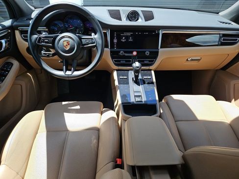 Certified 2023 Porsche Macan AWD/4WD image 17