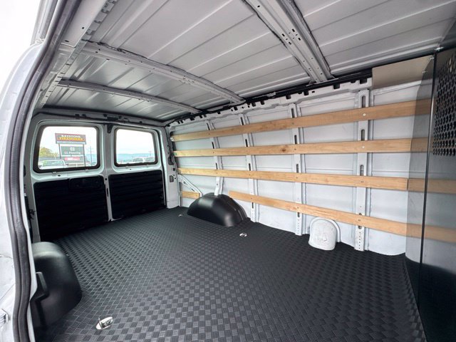 Used 2025 Chevrolet Express 2500 w/ Driver Convenience Package RWD image 17