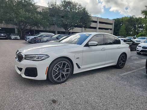 Used 2022 BMW 530e w/ M Sport Package RWD image 1
