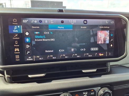 Certified 2025 Jeep Wrangler Sahara image 6