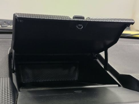 Used 2000 Toyota MR2 Base image 26