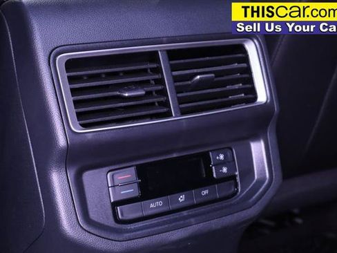 Used 2025 Volkswagen Atlas SE FWD image 24