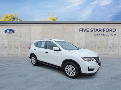 Used 2019 Nissan Rogue S FWD image 2