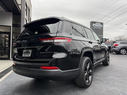 Used 2025 Jeep Grand Cherokee L Limited w/ Black Appearance Package image 3