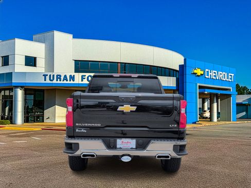 New 2026 Chevrolet Silverado 1500 LTZ w/ LTZ Premium Package AWD/4WD image 4