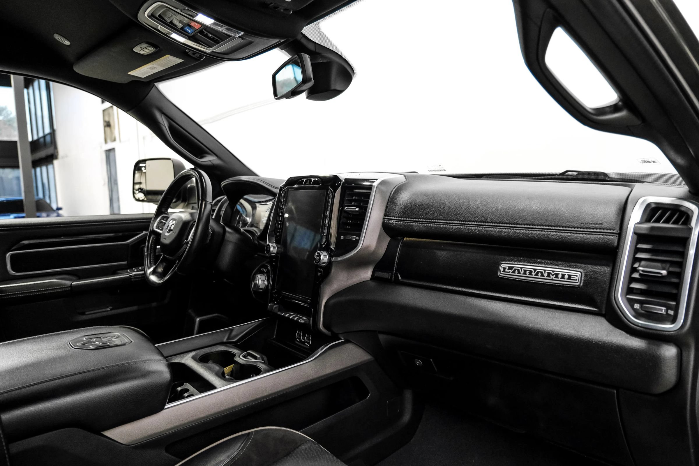 Used 2020 RAM 2500 Laramie w/ Night Edition AWD/4WD image 13