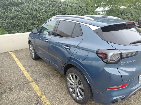 Used 2026 Buick Encore GX Avenir w/ Avenir Technology Package AWD/4WD image 5
