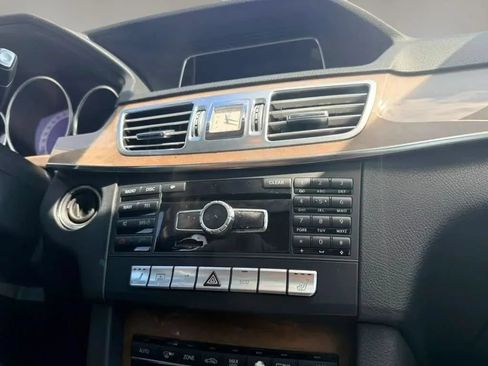 Used 2014 Mercedes-Benz E 350 Sedan image 21