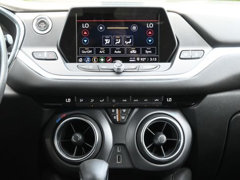Used 2021 Chevrolet Blazer LT FWD image 27