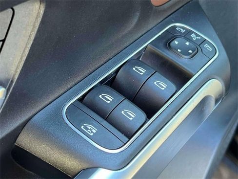 Used 2022 Mercedes-Benz GLB 250 GLB 250 w/ AMG Line image 19