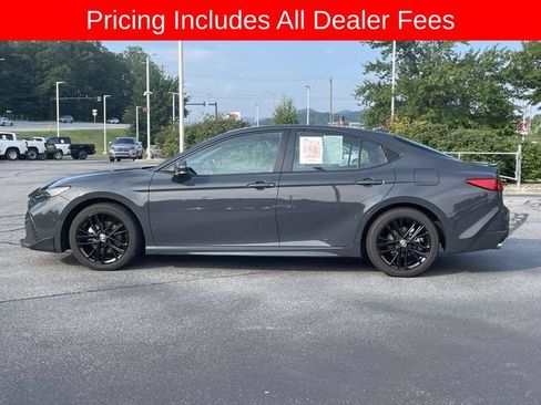 Used 2025 Toyota Camry SE FWD image 2