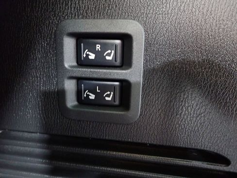 Used 2019 Nissan Armada Platinum w/ Captain's Chairs Package image 21