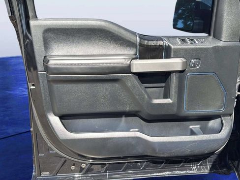 Used 2019 Ford F150 Platinum w/ Equipment Group 701A Luxury AWD/4WD image 17