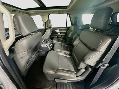 Used 2025 Ford Expedition Active AWD/4WD image 30