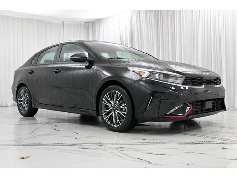Used 2024 Kia Forte GT-Line w/ GT-Line Premium Package image 2