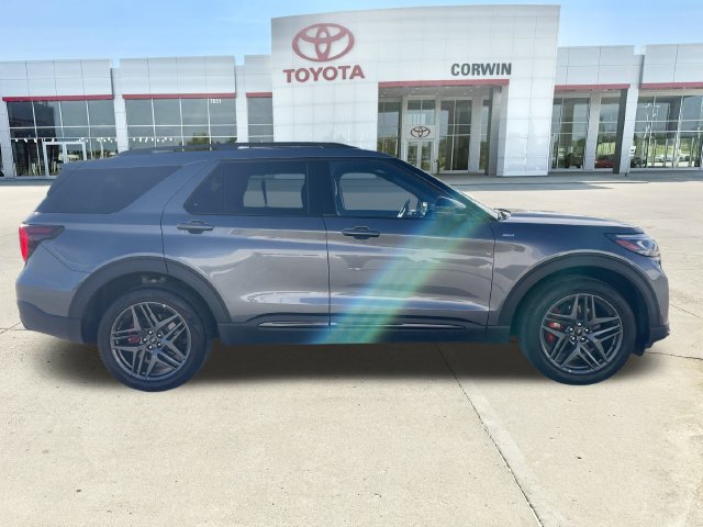 Used 2025 Ford Explorer ST-Line w/ ST-Line Street Pack AWD/4WD image 6