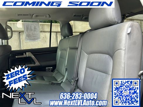 Used 2011 Toyota Land Cruiser w/ Upgrade Pkg AWD/4WD image 4