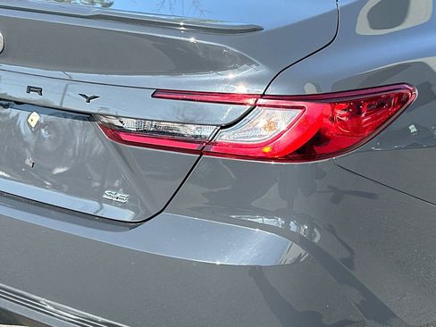 Used 2025 Toyota Camry SE w/ Convenience Package image 5