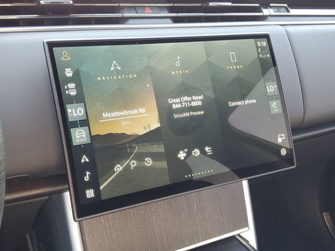 Certified 2025 Land Rover Range Rover SE AWD/4WD image 19