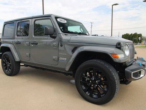 Used 2023 Jeep Wrangler Unlimited Sahara image 3