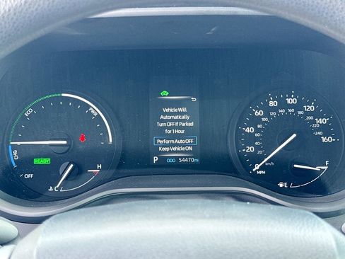 Used 2021 Toyota Sienna LE w/ LE Plus Package image 3