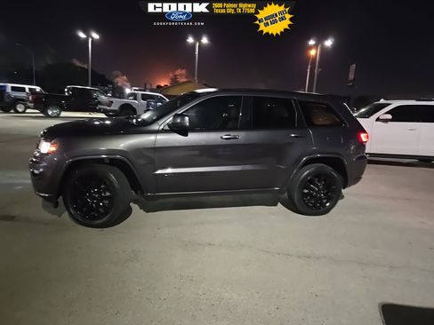 Used 2019 Jeep Grand Cherokee Altitude image 2