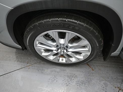 Used 2023 Toyota Highlander Limited image 46