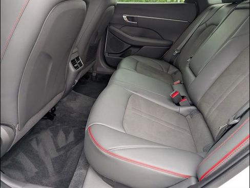 Used 2023 Hyundai Sonata SEL Plus w/ Preferred Accessory Package image 9