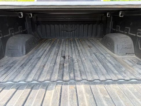 Used 2024 Chevrolet Silverado 1500 LT AWD/4WD image 9