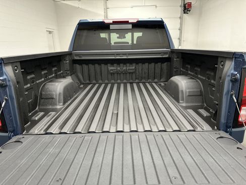 Used 2026 GMC Sierra 1500 Elevation w/ LPO, Elevation Black Package AWD/4WD image 16