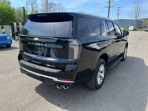 New 2026 Chevrolet Suburban Premier w/ Sun And Tow Package AWD/4WD image 6