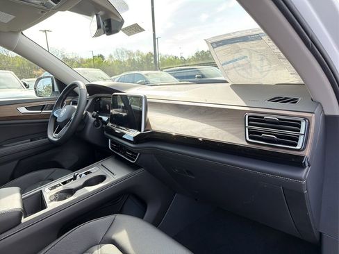 New 2026 Volkswagen Atlas SE FWD image 19
