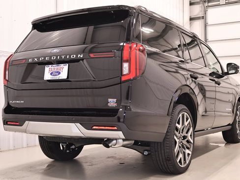 New 2026 Ford Expedition Platinum w/ Platinum Ultimate Package AWD/4WD image 9
