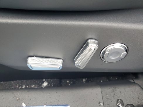 New 2026 Lincoln Nautilus Reserve w/ Jet Appearance Package image 12