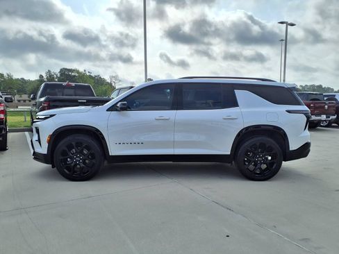 Used 2024 Chevrolet Traverse RS FWD image 8