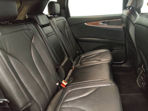 Used 2017 Lincoln MKX Reserve w/ Lincoln MKX Climate Package image 19