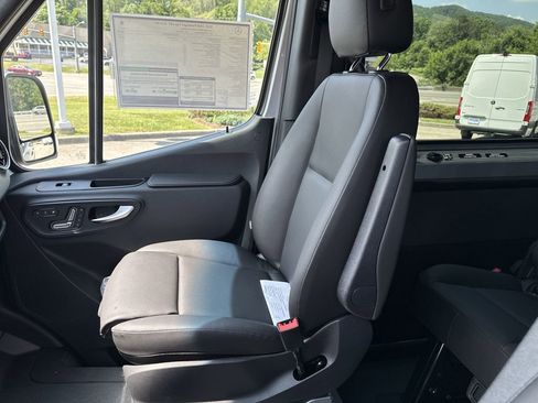 New 2025 Mercedes-Benz Sprinter 2500 image 26