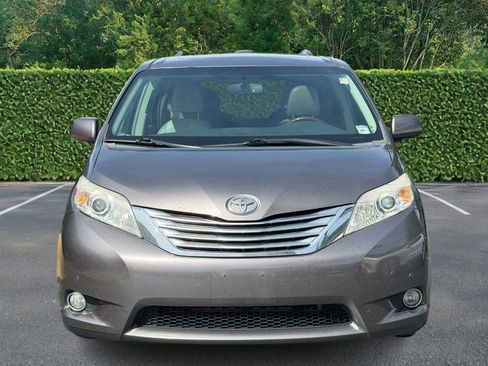 Used 2011 Toyota Sienna Limited w/ Premium Pkg FWD image 9
