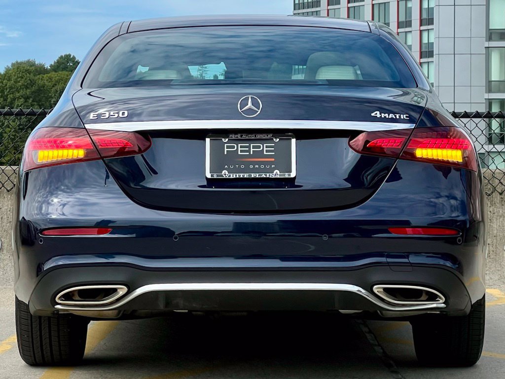 Used 2023 Mercedes-Benz E 350 4MATIC Sedan image 5