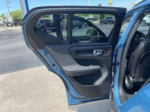 Certified 2023 Volvo XC40 B5 Plus w/ Protection Package Premier image 29