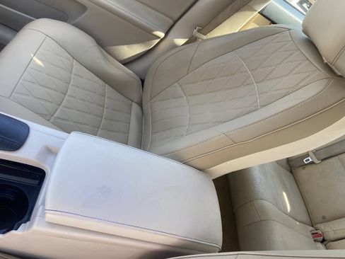 Used 2013 Lexus ES 300h w/ Luxury Pkg FWD image 9