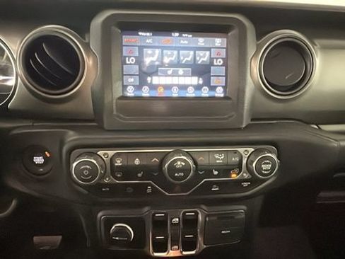 Used 2023 Jeep Wrangler Unlimited w/ Cold Weather Group AWD/4WD image 22