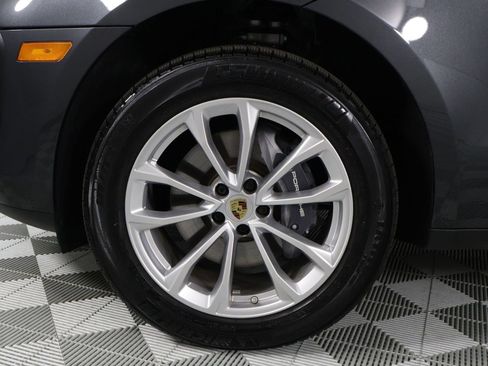 Certified 2026 Porsche Macan AWD/4WD image 30
